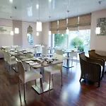 Brit Hotel Le Surcouf